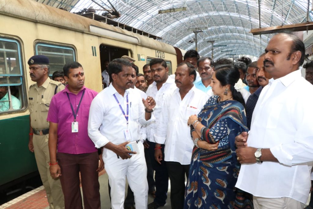 Mylapore Times - Chennai South Mp Goes Around Thirumylai Rail Station